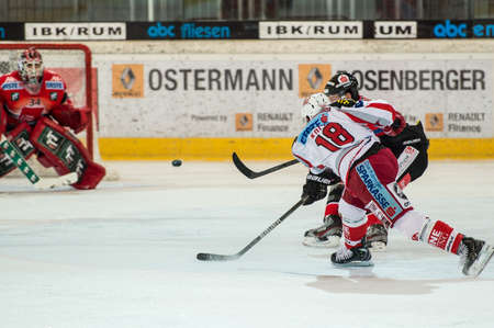 9.12.2012, Tiroler Wasserkraft Arena, Innsbruck, AUT, EBEL, HC TWK Innsbruck vs EC KAC, 29. Runde, im Bild  // during the Erste Bank Icehockey League 29th Round match between HC TWK Innsbruck and EC KAC at the Tiroler Wasserkraft Arena, Innsbruck, Austriaのeditorial素材