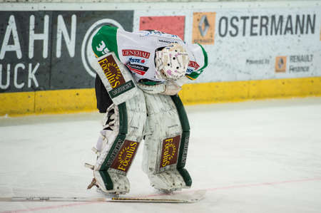 30.12.2012, Tiroler Wasserkraft Arena, Innsbruck, AUT, EBEL, HC TWK Innsbruck vs HDD Olimpija Ljubljana, 36. Runde, im Bild Jerry Kuhn, (HDD Olimpija Ljubljana, #35) // during the Erste Bank Icehockey League 36th Round match between HC TWK Innsbruck and Hのeditorial素材