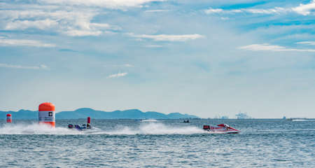 CHONBURI, THAILAND-NOVEMBER 25, 2017 : F5 boat with beautiful sky and sea in Bangsaen Power Boat 2017 at Bangsaen beach in Thailandのeditorial素材