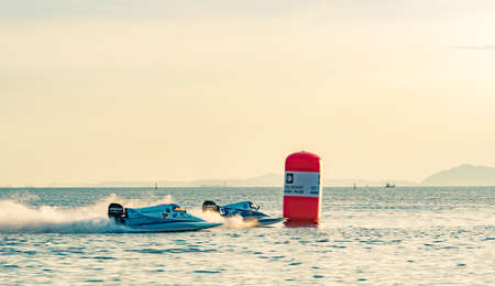 CHONBURI, THAILAND-NOVEMBER 25, 2017 :  boat with beautiful sky and sea in Bangsaen Power Boat 2017 at Bangsaen beach in Thailandのeditorial素材