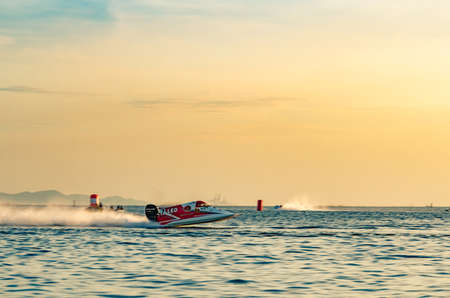 CHONBURI, THAILAND-NOVEMBER 25, 2017 :   boat with beautiful sky and sea in Bangsaen Power Boat 2017 at Bangsaen beach in Thailandのeditorial素材