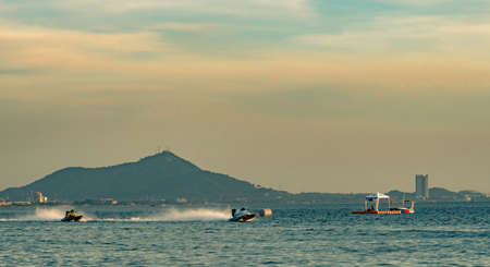 CHONBURI, THAILAND-NOVEMBER 25, 2017 :   boat with beautiful sky and sea in Bangsaen Power Boat 2017 at Bangsaen beach in Thailandのeditorial素材
