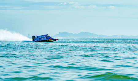 CHONBURI, THAILAND-NOVEMBER 26, 2017 : F1 boat with beautiful sky and sea in Bangsaen Power Boat 2017 at Bangsaen beach in Thailandのeditorial素材