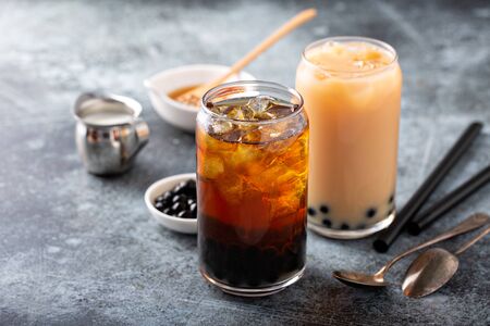 Making milk bubble tea with tapioca pearlsの写真素材