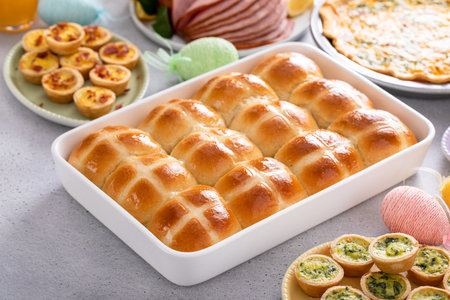 Hot cross buns in a baking pan, recipe idea for Easter brunch or breakfastの写真素材