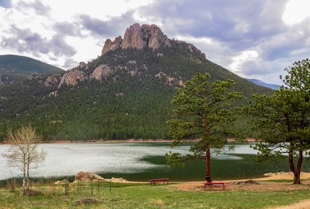Springtime view of Wellington Lake and Castle Mountain, Colorado, USAのeditorial素材