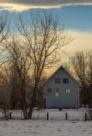 Longmont, Colorado - January 8, 2023: A house in St. Vrain State Park, Longmont, Coloradoのeditorial素材