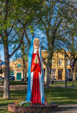 Las Vegas, New Mexico - October 14, 2023: Plaza Park with beautiful sculptures in Las Vegas, New Mexicoのeditorial素材