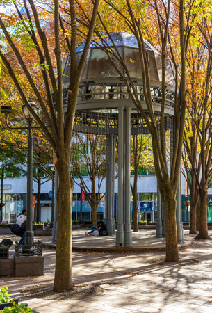 Atlanta, Georgia - November 12, 2025: Beautiful Woodruff Park in the Fairlie-Poplar Historic District of downtown Atlanta, Georgiaのeditorial素材
