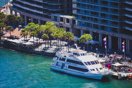 SYDNEY, AUSTRALIA - December 26th, 2014: view of Sydney Harbour, close-up shot of the coast and seaのeditorial素材