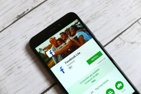 KULIM,MALAYSIA - APRIL 11TH,2018 : Facebook lite application on an android Google Play Store.のeditorial素材