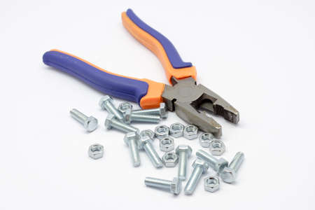 Flat-nose pliers