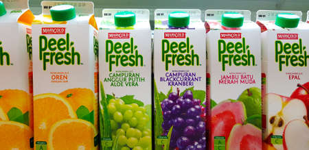 KUALA LUMPUR, MALAYSIA - FEBRUARY 17, 2018: A variety of Juice Drink at Shopping Centre in Kuala Lumpur, Malaysiaのeditorial素材