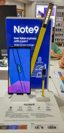 KUALA LUMPUR, MALAYSIA - AUGUST 25, 2018: Samsung Galaxy Note 9 during product launch at Kuala Lumpur, Malaysiaのeditorial素材