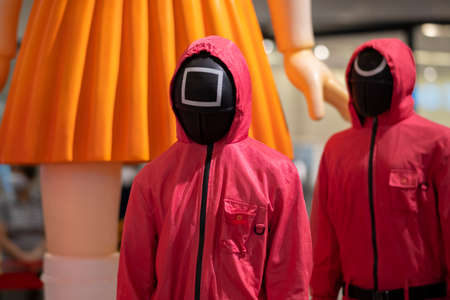KUALA LUMPUR, MALAYSIA - 31 OCTOBER, 2021 : Guard from Squid Game at the roadshow for the promotion of new Netflix show. Squid Game is a South Korean survival drama television seriesのeditorial素材
