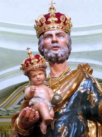 The crowned statue of Saint Joseph in Rabat, Malta のeditorial素材