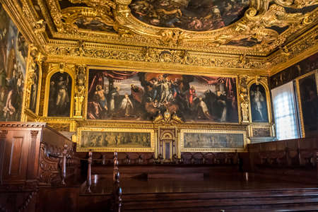 Venice, Italy, Oct 3, 2020 - Palazzo ducale (Doge's Palace) - Sala del senato - The Senate Chamber with frescoes of Tintorettoのeditorial素材