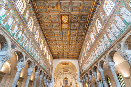 Ravenna, Italy - 01.11.2021 - Nave of the Basilica of Sant Apollinare Nuovo in Ravenna, Emilia Romagna, Italy, Europeのeditorial素材