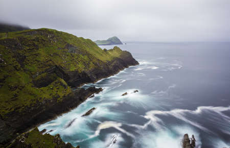 Thrashing Waters in Dingleの写真素材