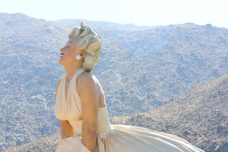 PALM SPRINGS, CA - JUNE 18: This large statue of iconic Marilyn Monroe is enjoying a temporary stay on June 18, 2013 in Palm Springs, CA.のeditorial素材