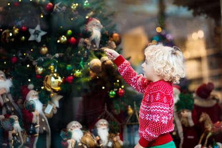 Kids shopping for Christmas presentsの写真素材