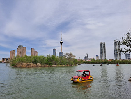 Ferry on the Chicago Riverの写真素材