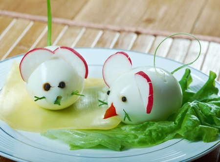  child breakfast.Mice made from eggs