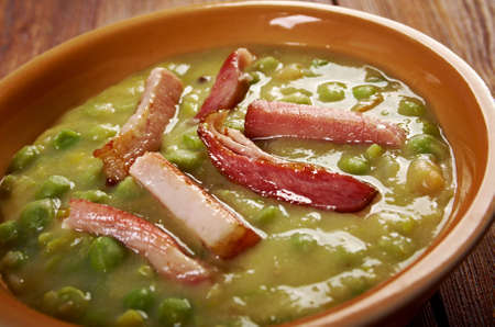 Erwtensoep pea soup - Traditional german cuisine dishの写真素材
