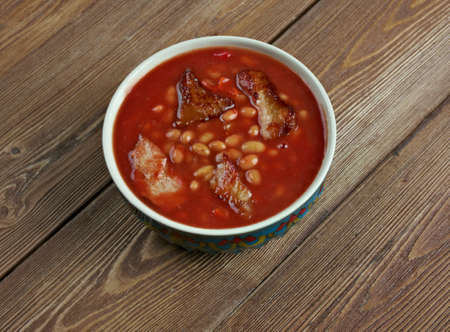 PastÄ±rmalÄ± Kuru Fasulye -  turkish bean stew with tomato sauce and meat.の写真素材