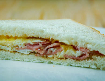 Denver sandwich  consists of a Denver omelette - consisting of at least ham, onion, green pepper, and scrambled eggsの写真素材