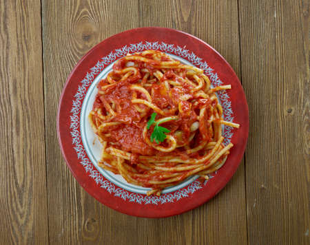 Sugo di Pomodori Arrosto - Italian sauce of roasted tomatoes and linguineの写真素材