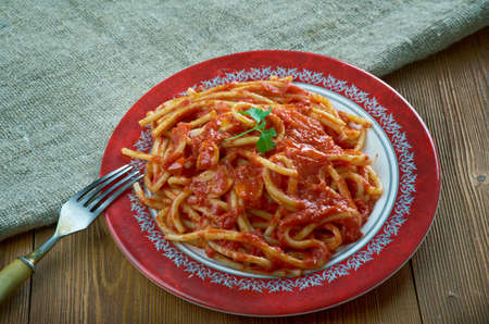 Sugo di Pomodori Arrosto - Italian sauce of roasted tomatoes and linguineの写真素材