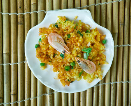 Burmese Htamin Kyaw - Thai and Chinese  Burmese Shrimp Fried Rice