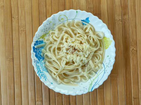 Tagliolini con il grana in brood