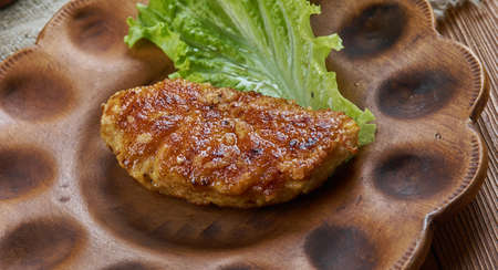 Cotelettes de poulet Pojarski - Chopped chicken cutlets
