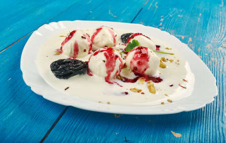 Dahi bhalla - popular fast food snack in north india.の写真素材