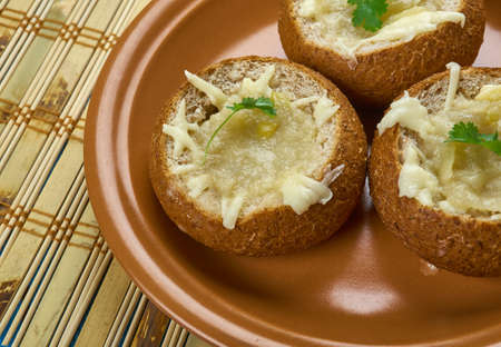 Onion Soup Bread Bowls , French Onion Soup into the bread bowls.の写真素材