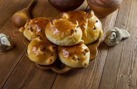 Children's pies figurines of piglets close upの写真素材