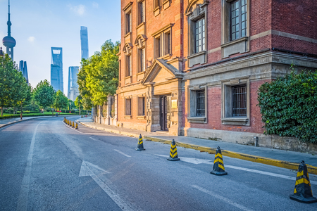 empty asphalt road with cityscape and skyline in city of China.のeditorial素材