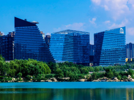 beautiful scenery of Xi'an Qujiang Chi Nanhu Parkのeditorial素材