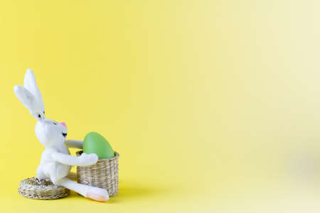 easter eggs in rustic basketの写真素材