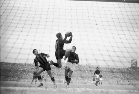 Milano ( Stadio San Siro ) - 06 / 11 / 1949
Campionato italiano di calcio Serie A 1949 / 1950 ( 10Â° giornata )
INTER vs MILAN ( 6 - 5 )
Nella foto: Fase dell'incontro
FARABOLAFOTO ( 32791 )のeditorial素材