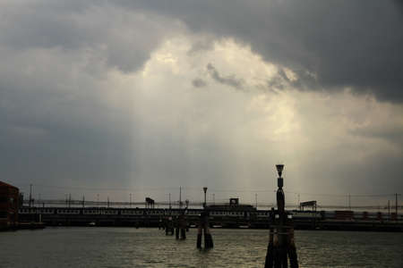 travel to Venice, the capital of northern Italyâs Veneto region, is built on more than 100 small islands in a lagoon in the Adriatic Sea. It has no roads, just canals â including the Grand Canal thoroの写真素材