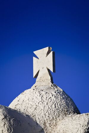 The cross of the white ortodox christian chapel in Sarti, Greeceの写真素材