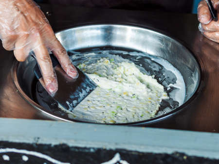 Making rolled ice cream