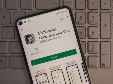 Moscow, Russia - May 11, 2021: Clubhouse app view on the smartphone screen into Google Play Market with Install button. Official version CLubhouse chat for Android devices available for installationのeditorial素材