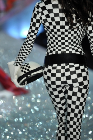 NEW YORK, NY - NOVEMBER 13: Model Barbara Fialho walks in the 2013 Victoria's Secret Fashion Show at Lexington Avenue Armory on November 13, 2013 in New York City. のeditorial素材