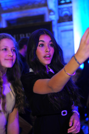 NEW YORK, NY - MAY 19: Madison Beer shooting herself on cell phone at the Ralph Lauren Fall 14 Children's Fashion Show in Support of Literacy at New York Public Library on May 19, 2014 in New York City.のeditorial素材