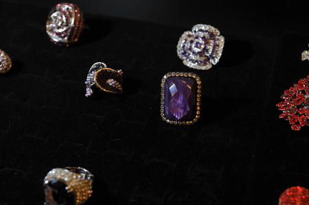 NEW YORK - AUGUST 07: Fasion accessories backstage at Top Model Latina 2014 at Symphony Space NY, August 07, 2014 in New York NYのeditorial素材