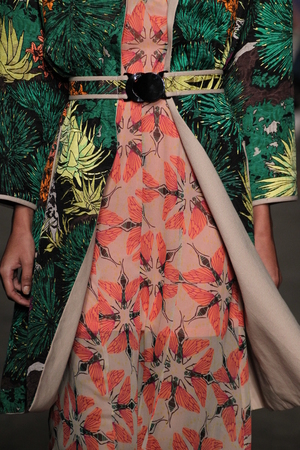 NEW YORK, NY - SEPTEMBER 07: A model walks the runway at Tracy Reese during Mercedes-Benz Fashion Week Spring 2015 at Art Beam on September 7, 2014 in New York City.のeditorial素材